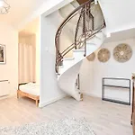 1Bdr W Mezzanine - Flandrin Trocadero